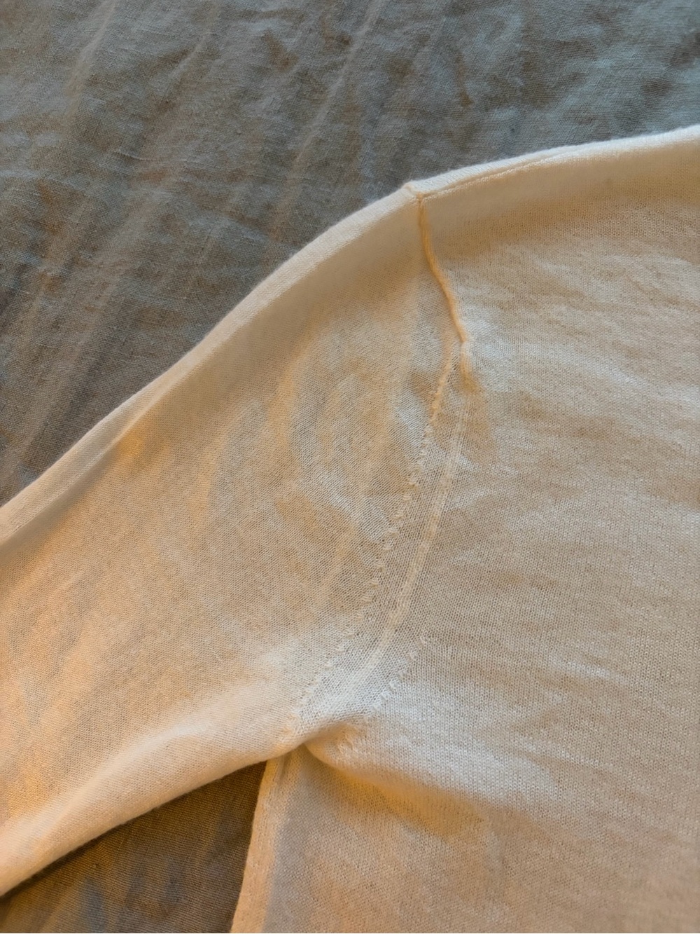 TOTEME Thin Cashmere Tee Ivory 100% Cashmere - Picture 5 of 7